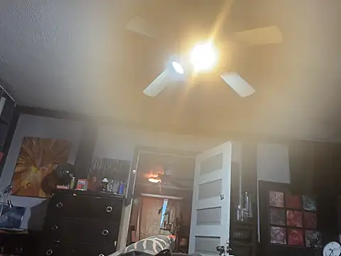 Snapshot of trash4cash chatting on 02-26-26, 06:19 trash4cash online show from 02-26-26, 06:19