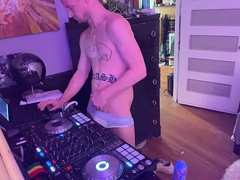 trash4cash online show from 11-24-25, 06:08