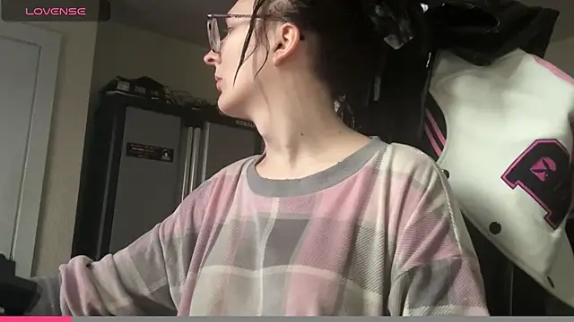 YandereDemon online show from 10-07-25, 06:09