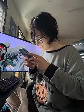 YandereDemon online show from 10-21-25, 03:22