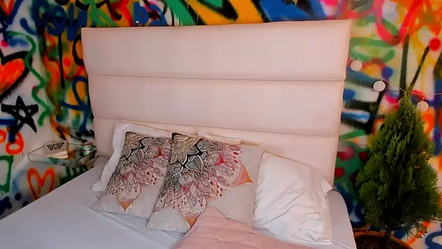 Liana Bernocchi online show from 11-16-25, 08:57