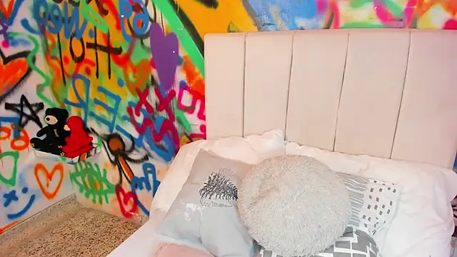 Snapshot of Liana_Bernocchi chatting on 02-19-26, 07:55 Liana Bernocchi online show from 02-19-26, 07:55