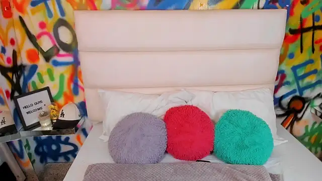 Liana Bernocchi online show from 01-11-26, 08:27