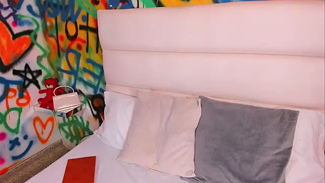 Snapshot of Liana_Bernocchi chatting on 02-15-26, 08:41 Liana Bernocchi online show from 02-15-26, 08:41