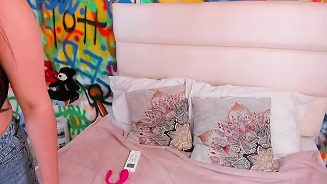 Snapshot of Liana_Bernocchi chatting on 02-11-26, 09:25 Liana Bernocchi online show from 02-11-26, 09:25