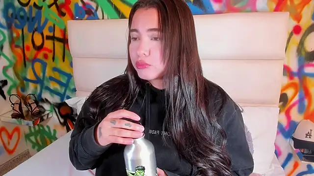 Snapshot of Liana_Bernocchi chatting on 01-18-26, 08:12 Liana Bernocchi online show from 01-18-26, 08:12