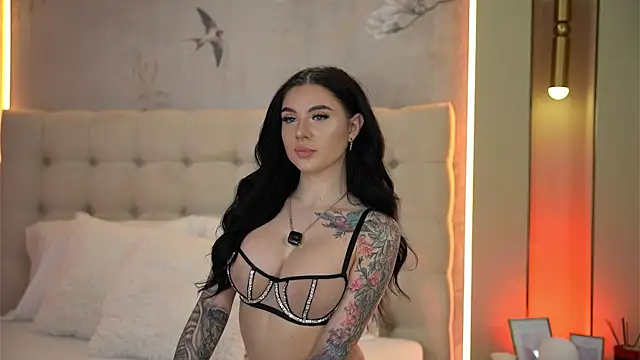 Snapshot of CarolinePrescott chatting on 05-27-26, 06:37 CarolinePrescott online show from 05-27-26, 06:37