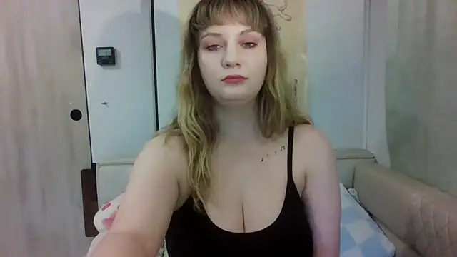 Snapshot of emerieskye20 chatting on 02-26-26, 06:41 emerieskye20 online show from 02-26-26, 06:41