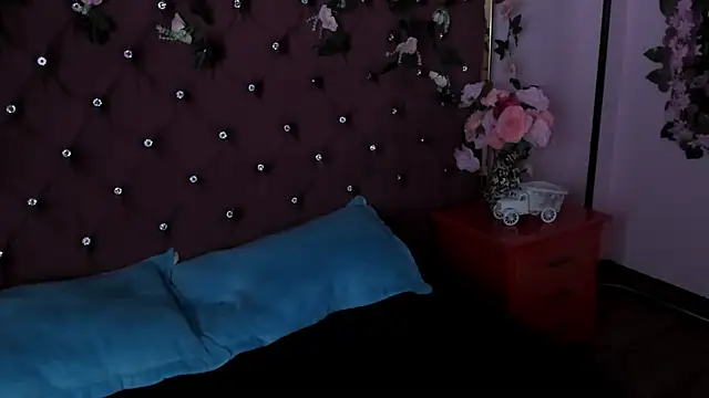 Snapshot of MaddyHudson chatting on 02-07-25, 12:42 MaddyHudson online show from 02-07-25, 12:42