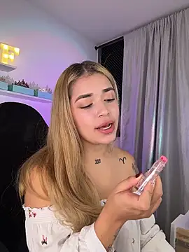Snapshot of JoselinFlower_ chatting on 05-16-26, 12:53 JoselinFlower online show from 05-16-26, 12:53