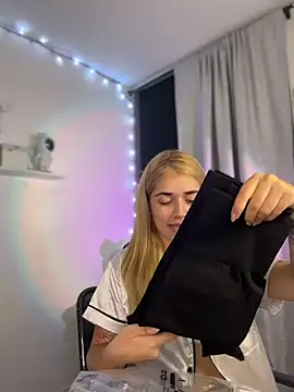 JoselinFlower  online show from 03-17-26, 01:41