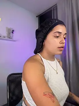 JoselinFlower  online show from 12-19-25, 01:31