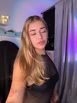Snapshot of JoselinFlower_ chatting on 05-24-26, 01:38 JoselinFlower online show from 05-24-26, 01:38