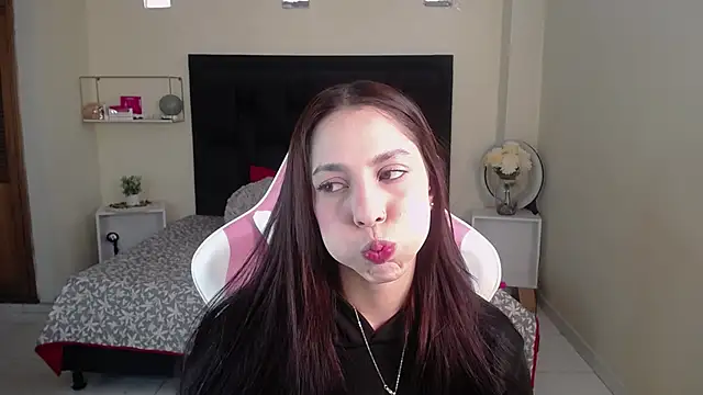 shanakendal2 online show from 10-25-25, 01:01