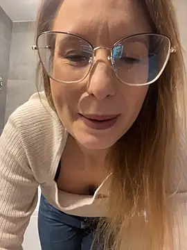 Vanilladreams online show from 02-12-26, 01:55