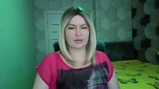 Snapshot of natusik chatting on 10-19-25, 02:14 natusik online show from 10-19-25, 02:14