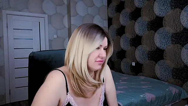 Snapshot of natusik chatting on 03-04-25, 02:27 natusik online show from 03-04-25, 02:27