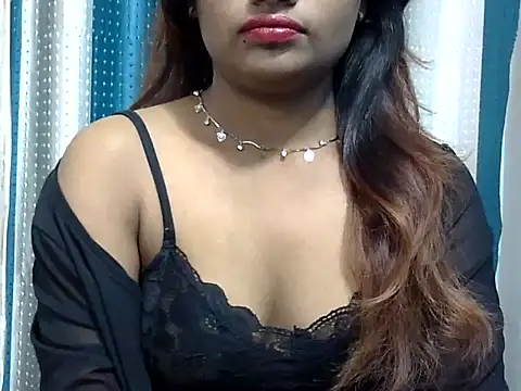 Snapshot of Mayra_baby chatting on 12-21-25, 05:14 Mayra baby online show from 12-21-25, 05:14