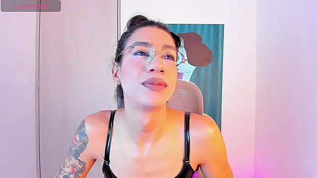 sofiaa grey  online show from 02-20-26, 02:19