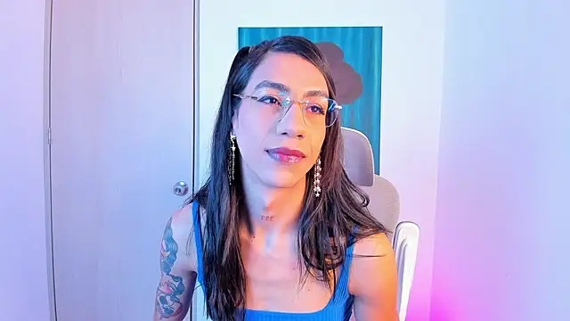 sofiaa grey  online show from 04-23-26, 04:30