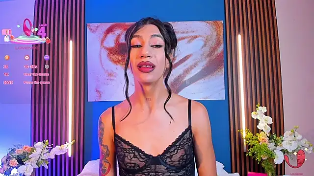 Snapshot of sofiaa_grey_ chatting on 09-18-25, 01:36 sofiaa grey online show from 09-18-25, 01:36