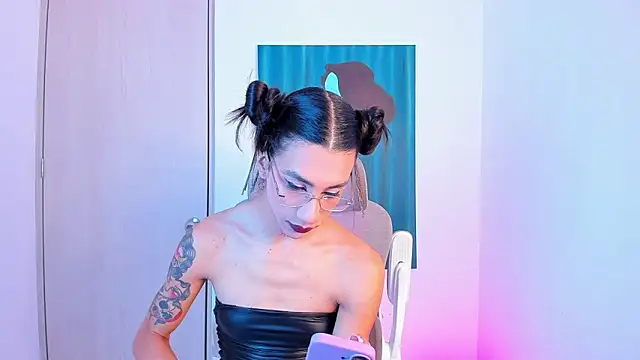 sofiaa grey  online show from 04-21-26, 04:02