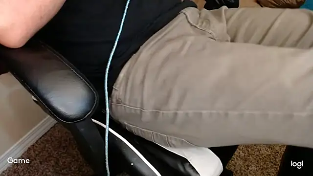 Snapshot of Hellojeremy chatting on 10-27-25, 05:47 Hellojeremy online show from 10-27-25, 05:47