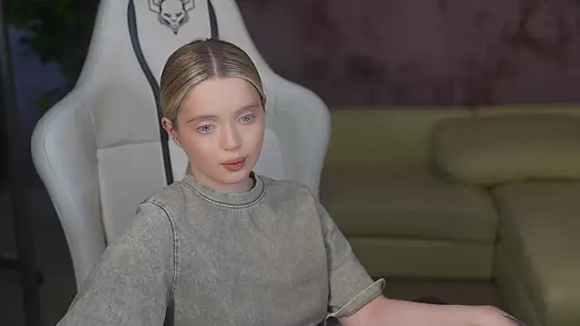 Snapshot of Cassy-Celestial_ chatting on 02-21-25, 06:29 Cassy-Celestial online show from 02-21-25, 06:29