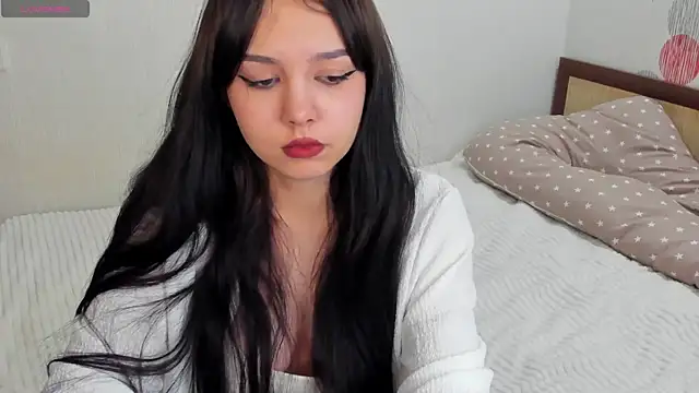 Snapshot of SonyDiamond chatting on 12-15-24, 12:07 SonyDiamond online show from 12-15-24, 12:07