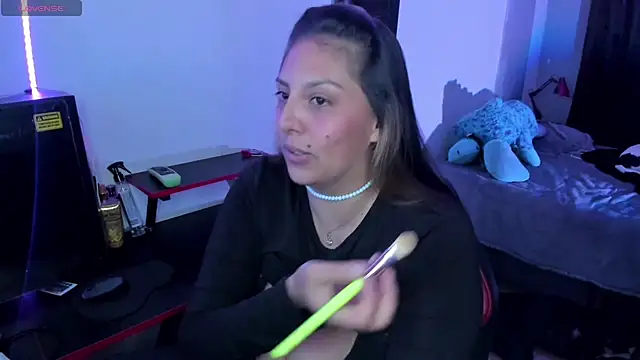 Snapshot of MIABOOBS__ chatting on 10-01-25, 01:33 MIABOOBS   online show from 10-01-25, 01:33