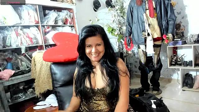 Snapshot of Erlinda-engel chatting on 05-28-26, 11:38 Erlinda-engel online show from 05-28-26, 11:38