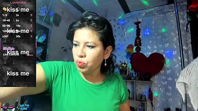 Snapshot of Erlinda-engel chatting on 07-04-26, 12:21 Erlinda-engel online show from 07-04-26, 12:21