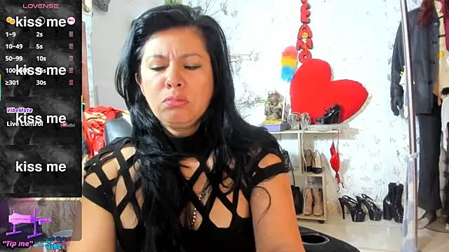 Snapshot of Erlinda-engel chatting on 06-26-26, 12:00 Erlinda-engel online show from 06-26-26, 12:00
