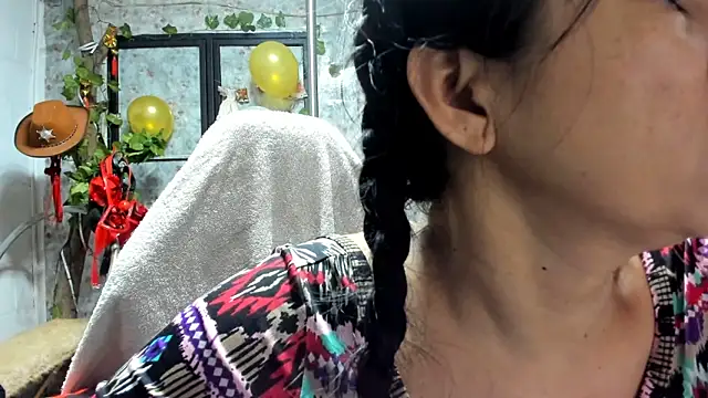 Snapshot of Erlinda-engel chatting on 03-08-25, 01:14 Erlinda-engel online show from 03-08-25, 01:14