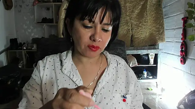 Snapshot of Erlinda-engel chatting on 10-20-25, 11:55 Erlinda-engel online show from 10-20-25, 11:55