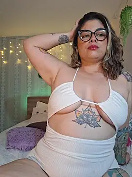 Snapshot of Juliietha_servas chatting on 05-28-26, 11:32 Juliietha servas online show from 05-28-26, 11:32