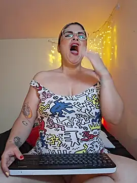 Juliietha servas online show from 01-14-26, 01:42