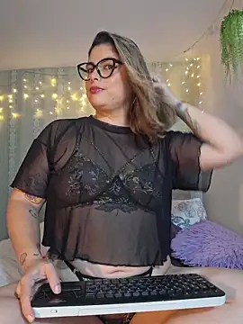 Snapshot of Juliietha_servas chatting on 05-27-26, 11:45 Juliietha servas online show from 05-27-26, 11:45