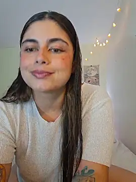 Juliietha servas online show from 10-24-25, 01:48