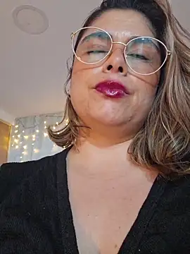 Juliietha servas online show from 03-23-26, 10:09