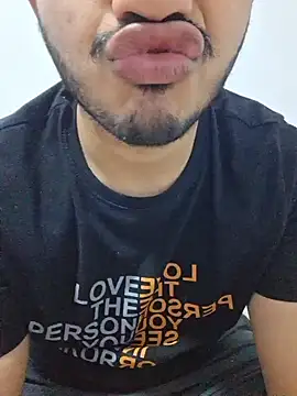 Snapshot of alesssterling chatting on 03-06-26, 06:41 alesssterling online show from 03-06-26, 06:41