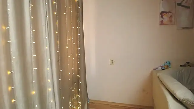 Snapshot of MargoFoxy chatting on 03-17-25, 07:35 MargoFoxy online show from 03-17-25, 07:35