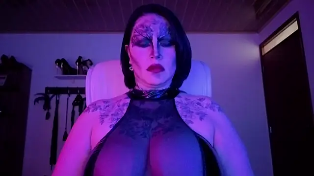 Snapshot of Olivia_seex chatting on 10-21-25, 02:05 Olivia seex online show from 10-21-25, 02:05