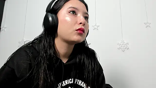 cami-01 online show from 04-12-26, 12:08