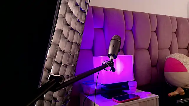 Snapshot of SophiaKarson chatting on 02-13-26, 05:24 SophiaKarson online show from 02-13-26, 05:24