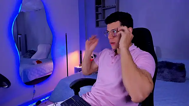 MarcoSullivan online show from 12-17-25, 01:38