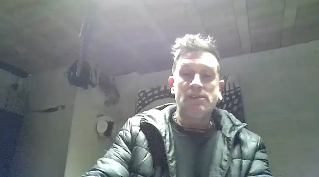 Snapshot of oopsxx chatting on 01-29-25, 02:30 oopsxx online show from 01-29-25, 02:30