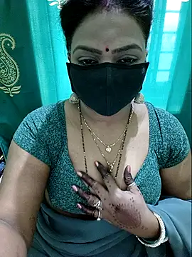 Snapshot of NEHA-DESHI chatting on 10-13-25, 11:56 NEHA-DESHI online show from 10-13-25, 11:56