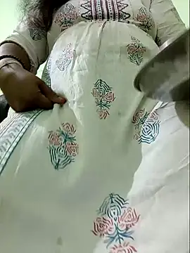 Snapshot of NEHA-DESHI chatting on 03-04-25, 10:24 NEHA-DESHI online show from 03-04-25, 10:24