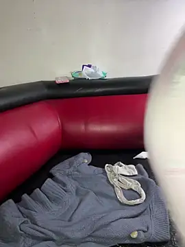 Azuna25 online show from 12-19-25, 06:21